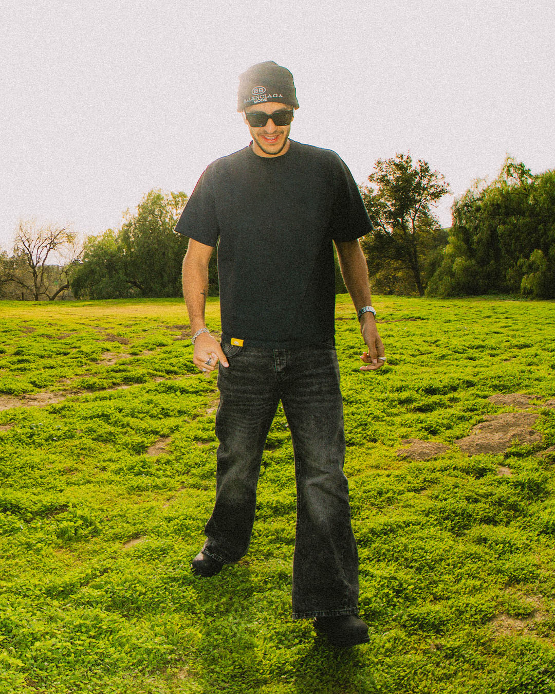LIVELIFE ESSENTIAL BLANK GARMENT - BLACK
